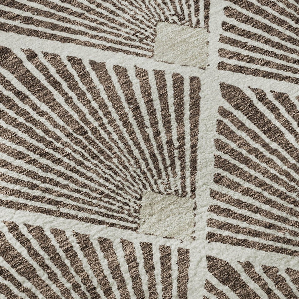 HomeRoots 8' Brown And Beige Abstract Geometric Round Rug – Washable, Durable, UV-Protected for All Spaces 672668