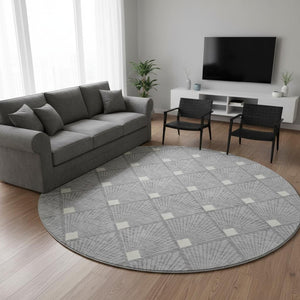 HomeRoots 8' Gray And Ivory Abstract Geometric Round Rug - Washable, UV-Protected, Pet-Friendly Design! 672680