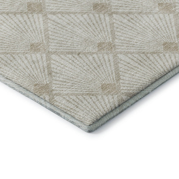 HomeRoots 8' Ivory and Beige Abstract Geometric Round Rug - Washable, UV-Protected, Durable for Busy Homes 672692