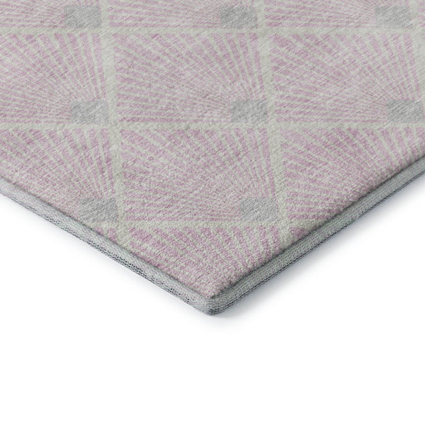 HomeRoots 8' Pink And Ivory Geometric Washable Round Rug - Durable, Stain-Resistant with UV Protection! 672716