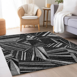 HomeRoots 5' X 8' Black and Gray Geometric Area Rug - Washable, UV Protected, Stain-Resistant for Modern Homes 672733