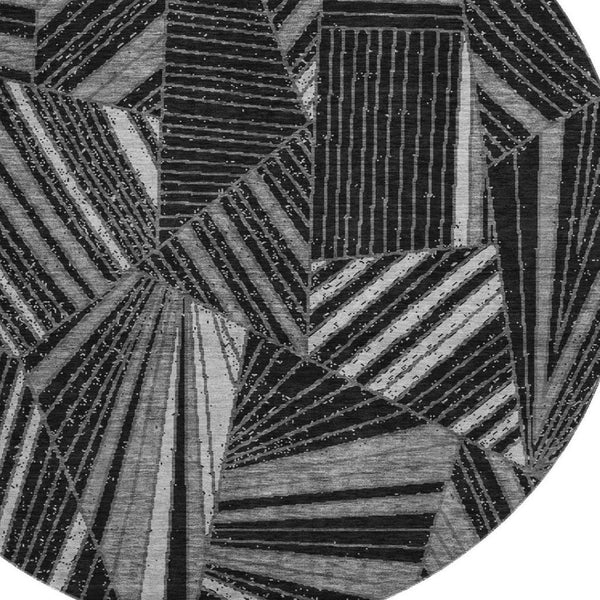 HomeRoots 8' Stylish Black and Gray Geometric Washable Round Rug with UV Protection for Modern Spaces 672734