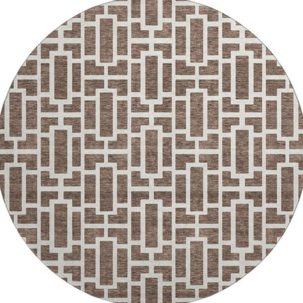 HomeRoots 8' Brown and Ivory Geometric Round Rug - Washable, UV Protected, Perfect for High-Traffic Areas! 672818