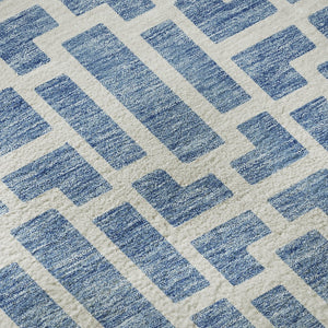HomeRoots 8' Denim Blue & Ivory Geometric Round Rug - Washable, Stain-Resistant, UV Protected & Non-Slip 672824