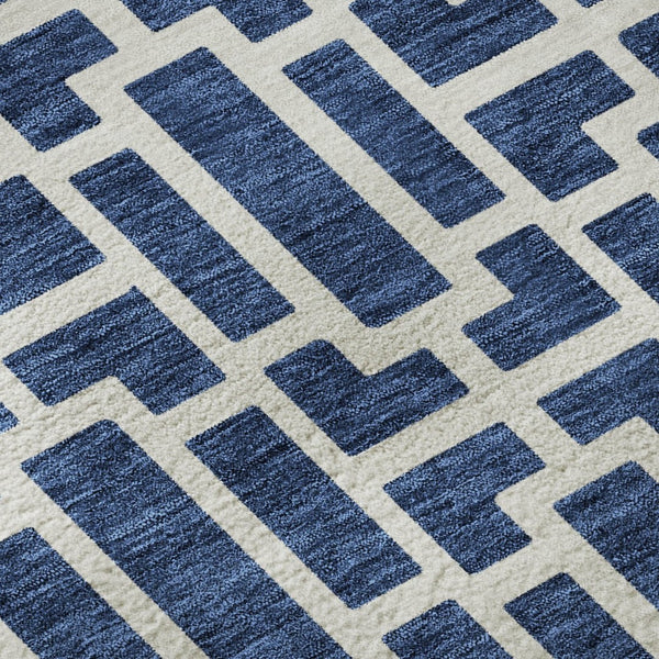 HomeRoots 8' Navy Blue Geometric Washable Round Rug with UV Protection - Durable & Stylish for High-Traffic Areas 672836