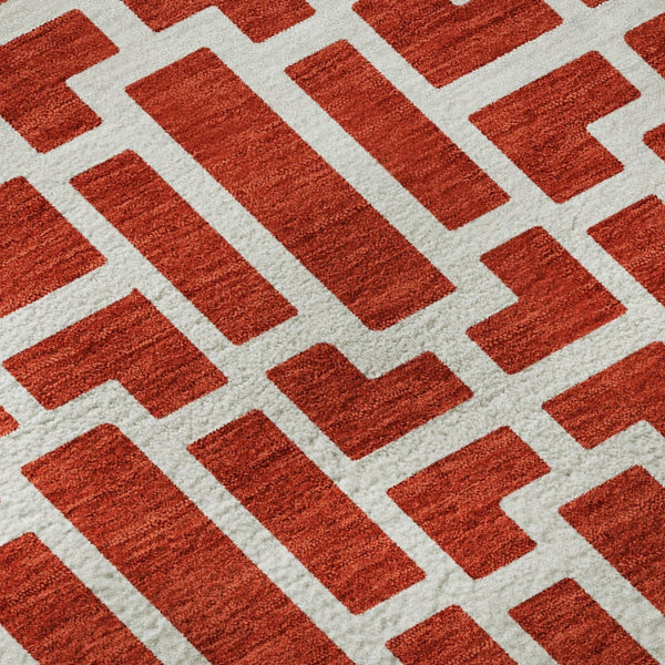 HomeRoots 8' Red And Ivory Geometric Washable Round Rug – Durable, UV-Protected, Perfect for High-Traffic Spaces! 672842