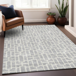 HomeRoots 5' X 8' Silver And Ivory Geometric Area Rug - Stylish, Washable & UV-Protected for Modern Spaces 672847
