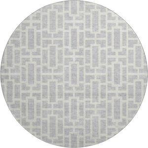 HomeRoots 8' Silver and Ivory Geometric Round Rug - Washable, UV Protected, Perfect for High-Traffic Areas! 672848