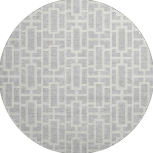 HomeRoots 8' Silver and Ivory Geometric Round Rug - Washable, UV Protected, Perfect for High-Traffic Areas! 672848