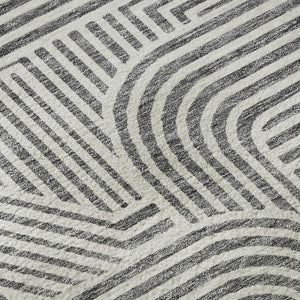 HomeRoots 8' Gray and Ivory Abstract Geometric Round Rug - Washable, UV Protected, Perfect for High-Traffic Areas 672914
