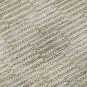 HomeRoots 8' Beige and Ivory Abstract Round Rug - Washable, UV Protected, and Perfect for Modern Homes! 672950