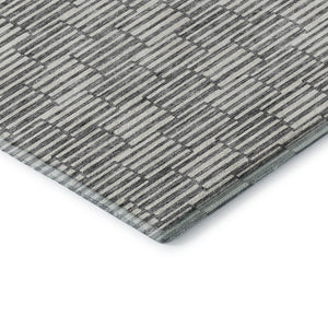 HomeRoots 8' Gray And Ivory Abstract Geometric Round Rug - Washable, UV-Protected, Durable, Modern Accent Piece 672974