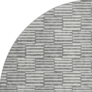 HomeRoots 8' Gray And Ivory Abstract Geometric Round Rug - Washable, UV-Protected, Durable, Modern Accent Piece 672974