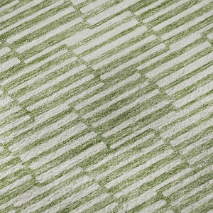 HomeRoots 8' Stylish Green and Ivory Abstract Round Rug – Washable, UV Protected, and Perfect for Any Space! 672980