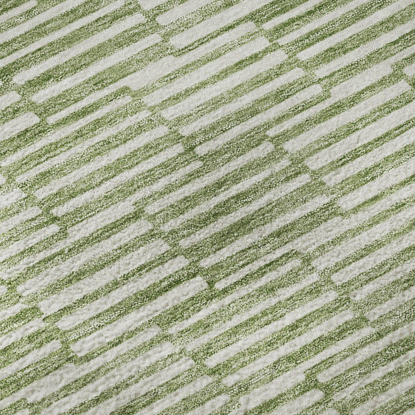 HomeRoots 8' Stylish Green and Ivory Abstract Round Rug – Washable, UV Protected, and Perfect for Any Space! 672980