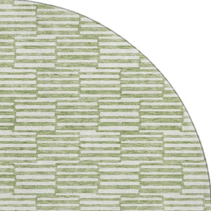 HomeRoots 8' Stylish Green and Ivory Abstract Round Rug – Washable, UV Protected, and Perfect for Any Space! 672980
