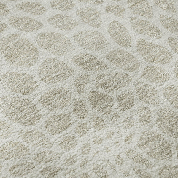 HomeRoots 5' X 8' Beige & Ivory Geometric Area Rug - Washable, UV-Protected, Stain-Resistant, Non-Slip Design 673027