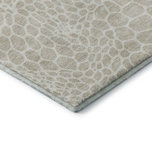 HomeRoots 8' Beige And Ivory Geometric Round Rug - Washable, UV Protected, and Perfect for High-Traffic Areas 673028