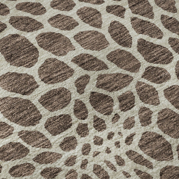 HomeRoots 8' Brown And Beige Geometric Round Rug - Washable, UV Protected, Stain-Resistant for Busy Homes 673040