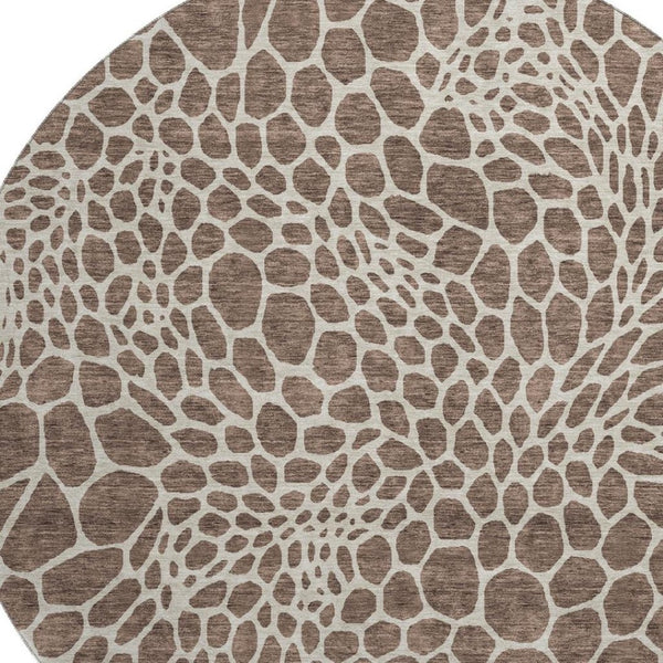 HomeRoots 8' Brown And Beige Geometric Round Rug - Washable, UV Protected, Stain-Resistant for Busy Homes 673040
