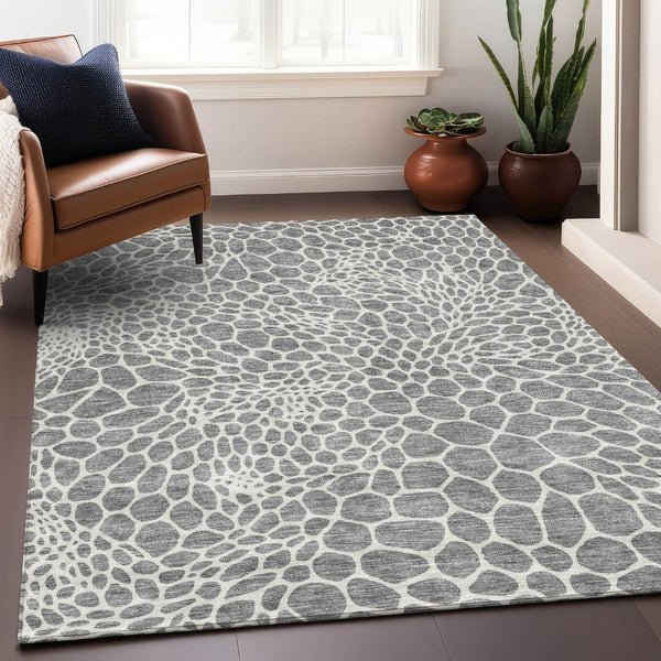 HomeRoots 8' X 10' Gray and Ivory Geometric Area Rug - Washable, UV Protected, Perfect for High-Traffic Homes 673053