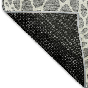 HomeRoots 8' X 10' Gray and Ivory Geometric Area Rug - Washable, UV Protected, Perfect for High-Traffic Homes 673053