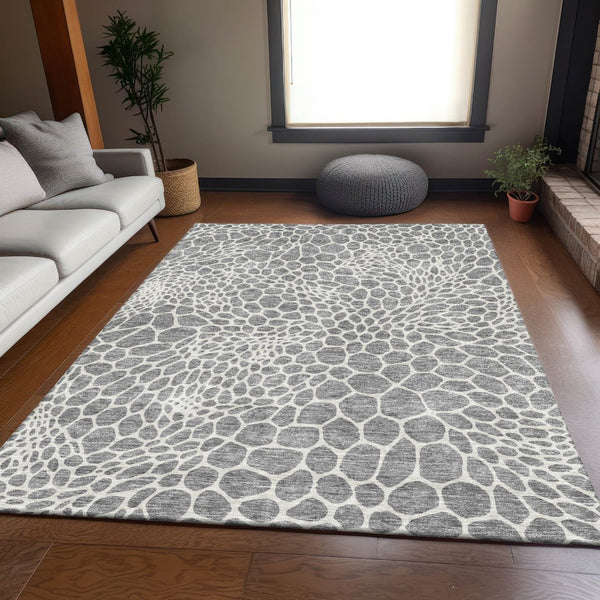 HomeRoots 8' X 10' Gray and Ivory Geometric Area Rug - Washable, UV Protected, Perfect for High-Traffic Homes 673053