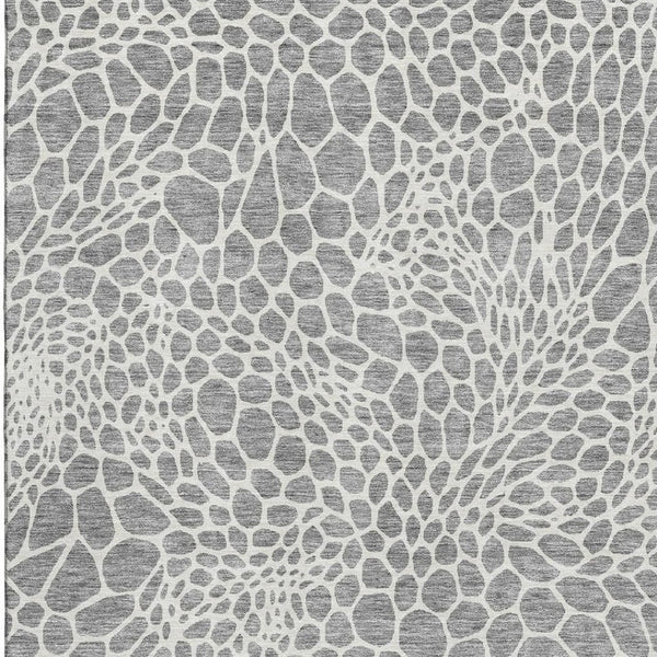 HomeRoots 8' X 10' Gray and Ivory Geometric Area Rug - Washable, UV Protected, Perfect for High-Traffic Homes 673053