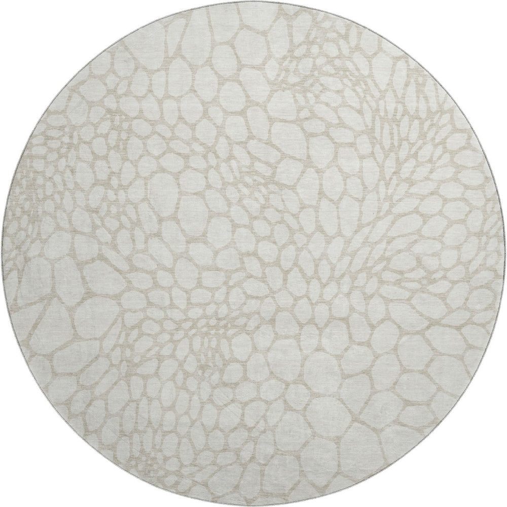 HomeRoots 8' Ivory and Beige Geometric Round Rug - Washable, UV-Protected, Stylish & Durable for High Traffic Areas 673058