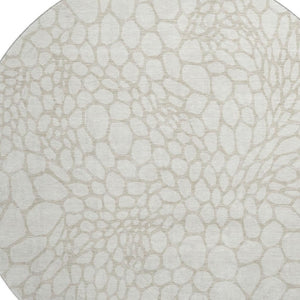 HomeRoots 8' Ivory and Beige Geometric Round Rug - Washable, UV-Protected, Stylish & Durable for High Traffic Areas 673058