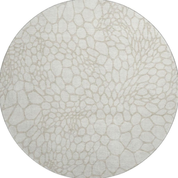 HomeRoots 8' Ivory and Beige Geometric Round Rug - Washable, UV-Protected, Stylish & Durable for High Traffic Areas 673058