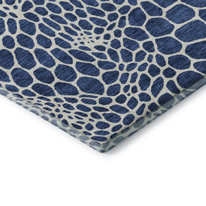HomeRoots 8' Navy Blue and Ivory Geometric Round Rug – Washable, UV Protected, Stain Resistant for Busy Homes 673076