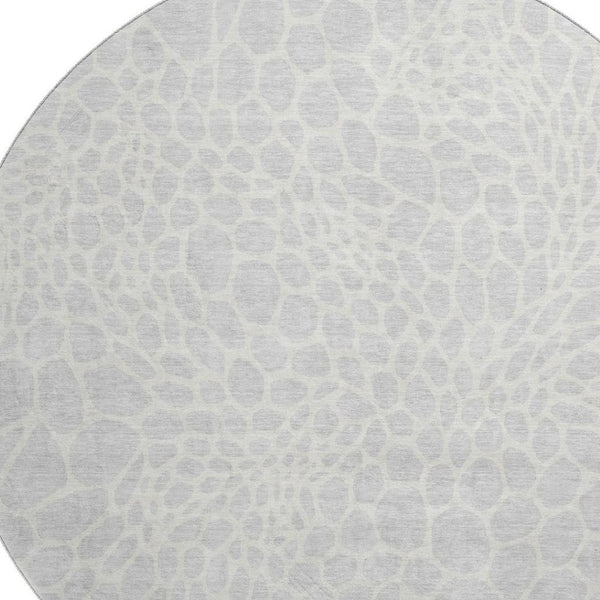 HomeRoots 8' Silver And Ivory Geometric Round Rug - Washable, UV-Protected, Durable, Perfect for Busy Homes! 673094
