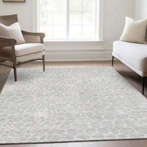 HomeRoots 8' X 10' Silver And Ivory Geometric Area Rug - Washable, Stain-Resistant, UV Protected Elegance 673095