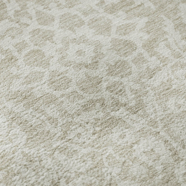 HomeRoots 8' Beige And Ivory Damask Round Rug – Washable, UV Protected, Elegant Design for High-Traffic Areas 673100