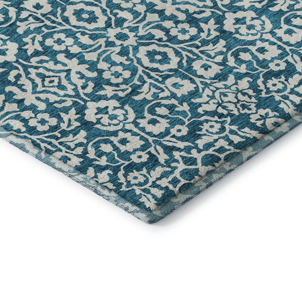 HomeRoots 8' Teal And Ivory Damask Round Rug - Washable, UV Protected, Stylish & Durable for Busy Households 673178