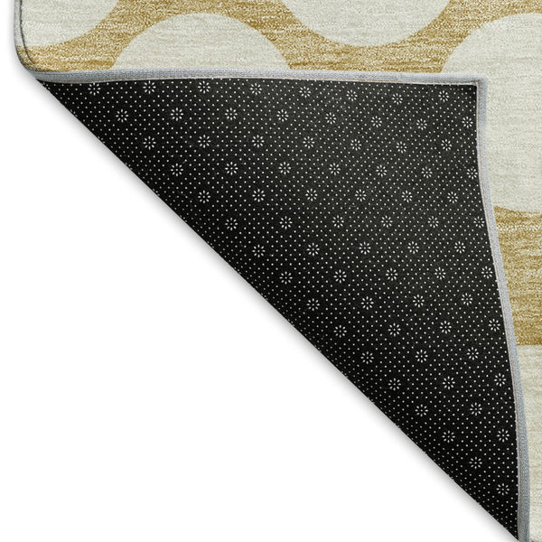 HomeRoots 8' Gold and Ivory Polka Dot Washable Round Rug – Durable, UV-Protected, Perfect for Any Space! 673198