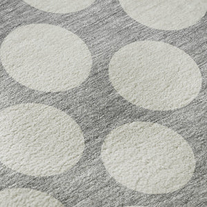 HomeRoots 8' Gray And Ivory Polka Dot Washable Round Rug - Stylish, UV-Protected, Ideal for Kids & Pets! 673204