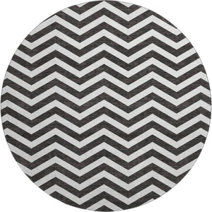 HomeRoots 8' Black and Ivory Chevron Washable Round Rug - Durable, UV-Protected, Stylish for High-Traffic Areas 673276