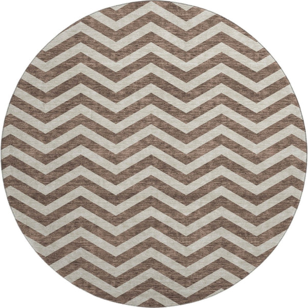 HomeRoots 8' Brown and Beige Chevron Washable Round Rug - Durable, UV Protected, Modern Design for Any Room 673282