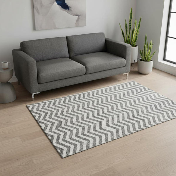 HomeRoots 5' X 8' Gray and Ivory Chevron Area Rug – Stylish, Washable, UV-Resistant for Homes with Kids & Pets 673287