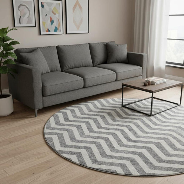 HomeRoots 8' Gray And Ivory Chevron Round Rug - Washable, UV-Protected, Stylish & Durable for Modern Spaces 673288