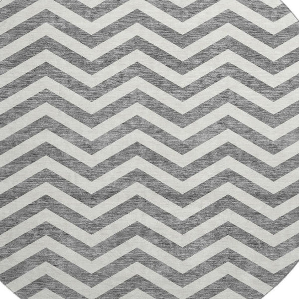 HomeRoots 8' Gray And Ivory Chevron Round Rug - Washable, UV-Protected, Stylish & Durable for Modern Spaces 673288