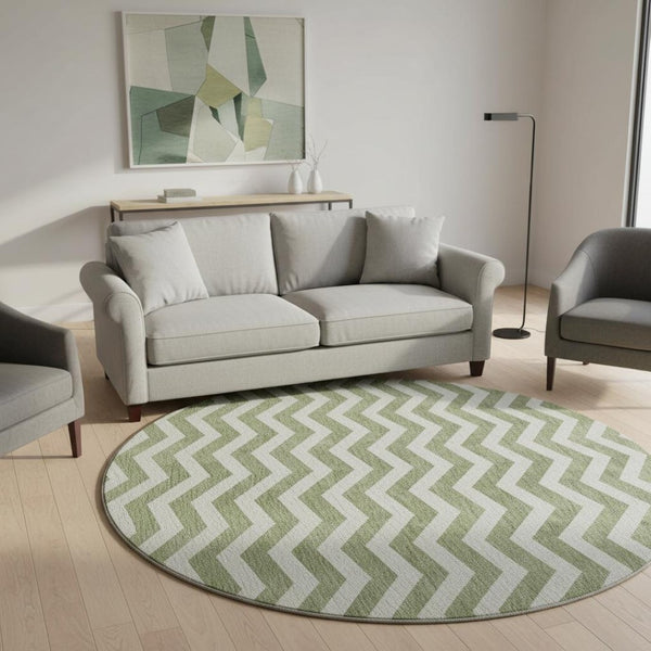 HomeRoots 8' Green and Ivory Chevron Washable Round Rug - UV Protected, Durable, Stylish for Home & Patio 673294