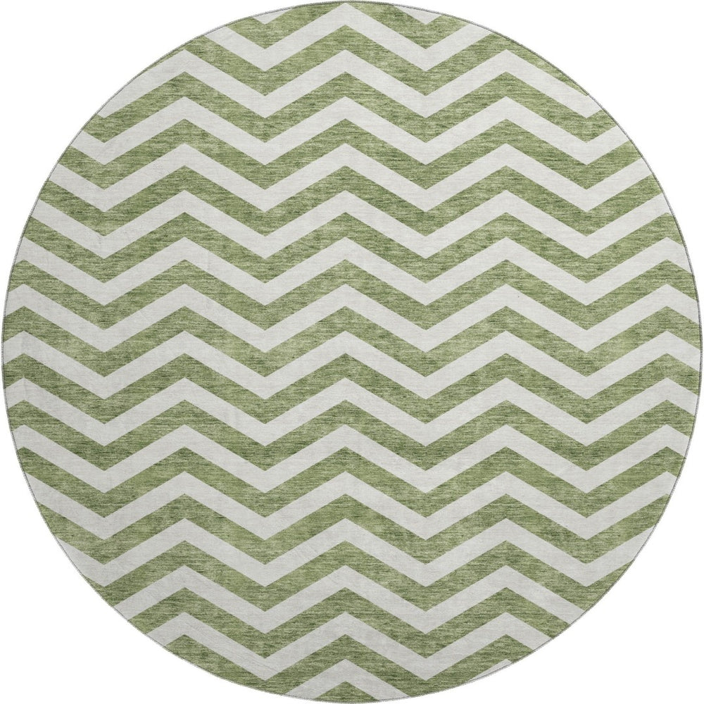 HomeRoots 8' Green and Ivory Chevron Washable Round Rug - UV Protected, Durable, Stylish for Home & Patio 673294