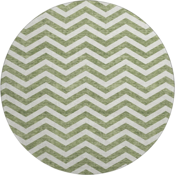HomeRoots 8' Green and Ivory Chevron Washable Round Rug - UV Protected, Durable, Stylish for Home & Patio 673294