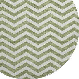 HomeRoots 8' Green and Ivory Chevron Washable Round Rug - UV Protected, Durable, Stylish for Home & Patio 673294