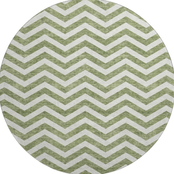 HomeRoots 8' Green and Ivory Chevron Washable Round Rug - UV Protected, Durable, Stylish for Home & Patio 673294