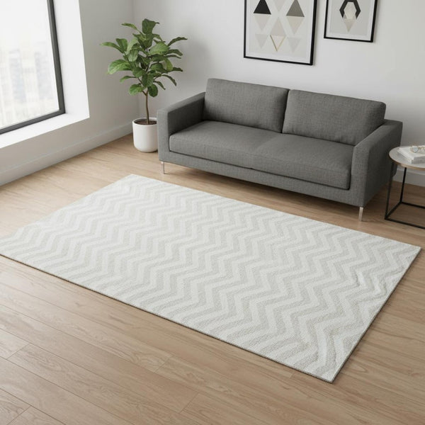 HomeRoots 5' X 8' Stylish Ivory & Beige Chevron Area Rug - Durable, Washable, UV-Protected for Family Homes 673299