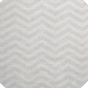 HomeRoots 8' Ivory and Beige Chevron Round Rug - Washable, Stain-Resistant with UV Protection for Active Homes 673300